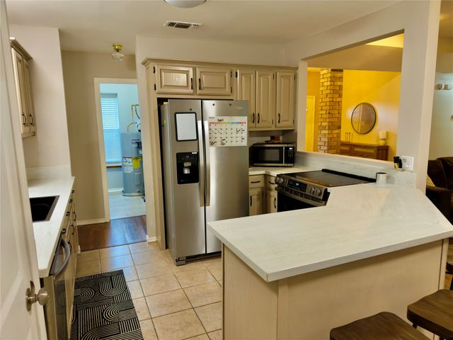 3910 Castlegate Drive, Paris, TX 75462