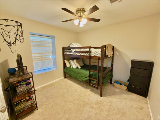 3910 Castlegate Drive, Paris, TX 75462