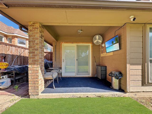 816 Woodridge Drive, Desoto, TX 75115