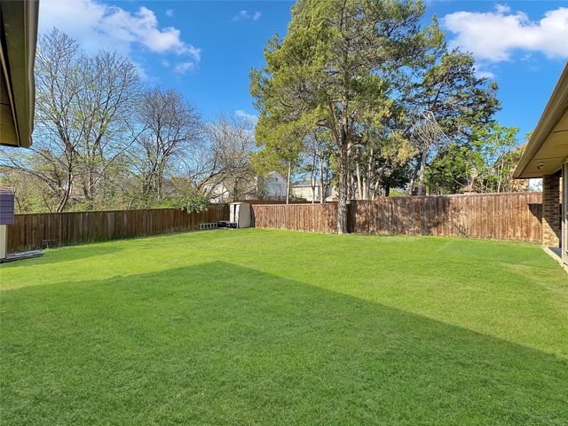 816 Woodridge Drive, Desoto, TX 75115