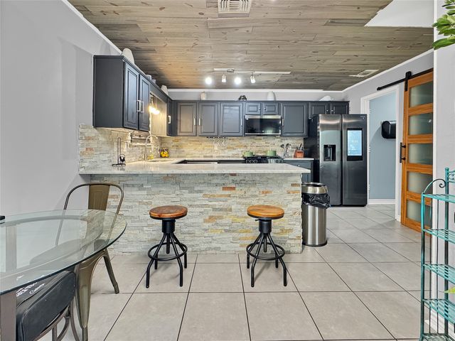 816 Woodridge Drive, Desoto, TX 75115