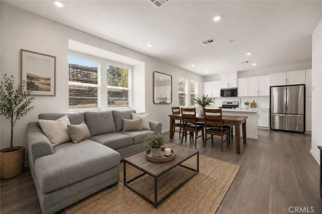 7541 Caspia Court, Chino, CA 91708