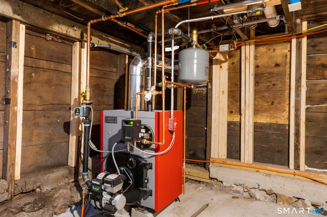 13 Harland Road, Norwich, CT 06360