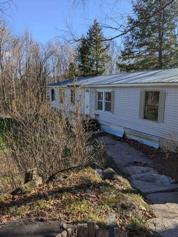 19 Easy Avenue, Albany, NH 03818