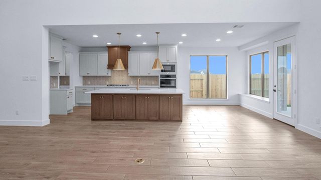 425 Lone Ranger Drive, Montgomery, TX 77316