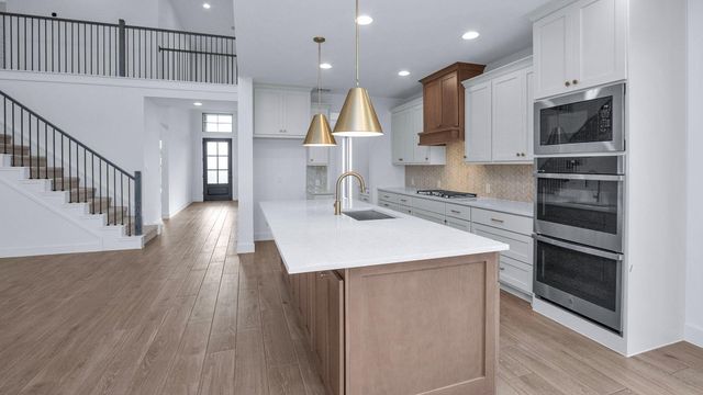 425 Lone Ranger Drive, Montgomery, TX 77316