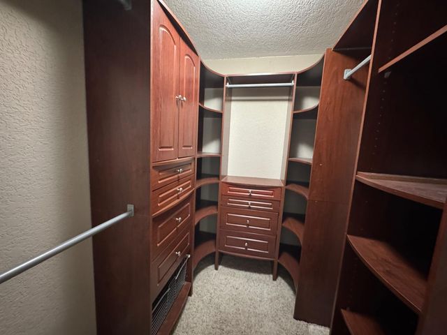 1063 Skyline Dr, Auburn, CA 95602