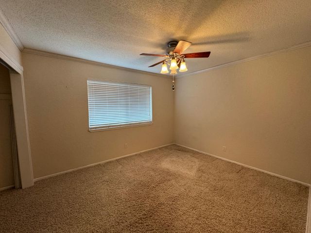 1063 Skyline Dr, Auburn, CA 95602