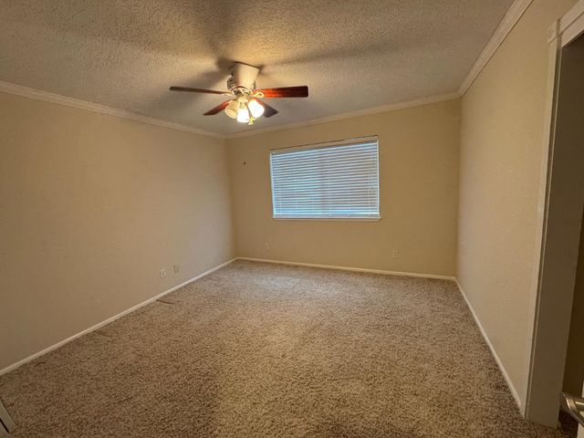 1063 Skyline Dr, Auburn, CA 95602