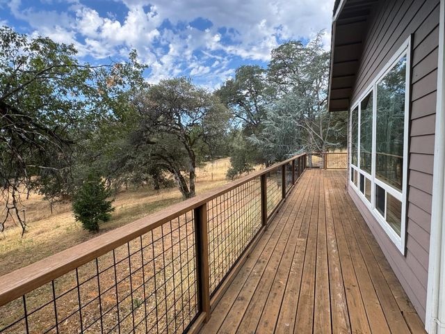 1063 Skyline Dr, Auburn, CA 95602