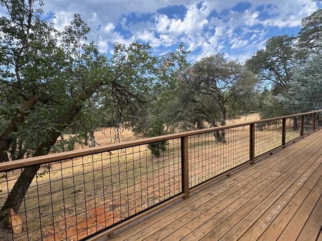 1063 Skyline Dr, Auburn, CA 95602