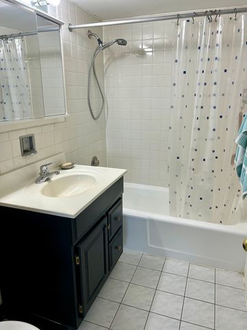 315 Des Plaines Avenue 406, Forest Park, IL 60130