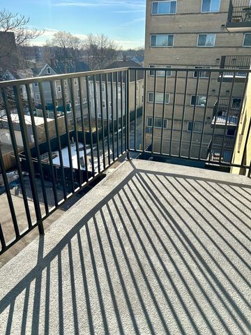 315 Des Plaines Avenue 406, Forest Park, IL 60130