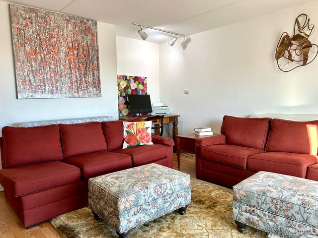 315 Des Plaines Avenue 406, Forest Park, IL 60130