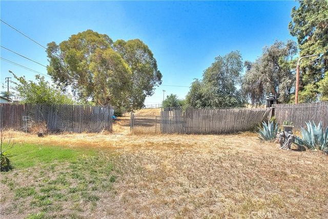 550 W Laurel, Colton, CA 92324