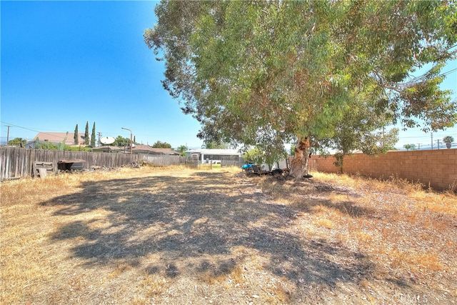 550 W Laurel, Colton, CA 92324