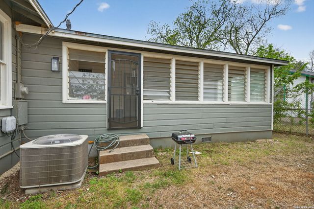 303 Winburn Ave, Schertz, TX 78154