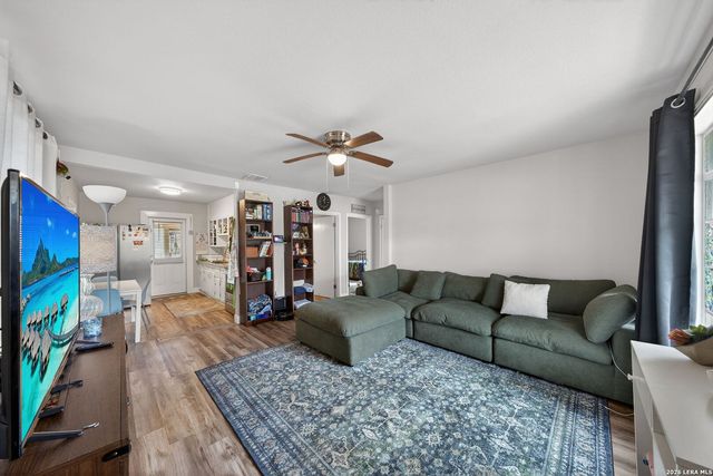 303 Winburn Ave, Schertz, TX 78154