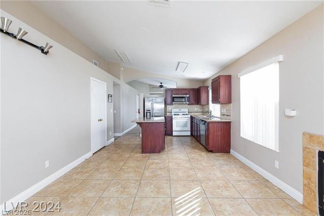1954 Glistening Sands Drive, Las Vegas, NV 89119