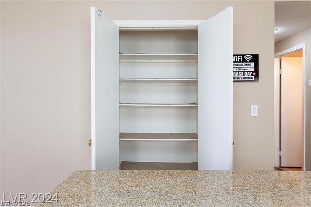 1954 Glistening Sands Drive, Las Vegas, NV 89119