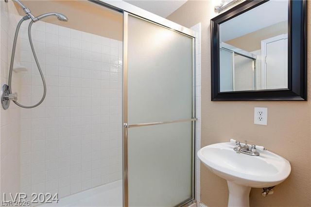 1954 Glistening Sands Drive, Las Vegas, NV 89119