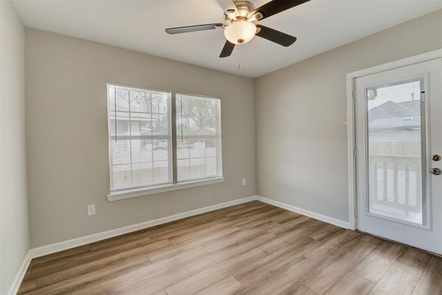2214 Mckee Street, Houston, TX 77009