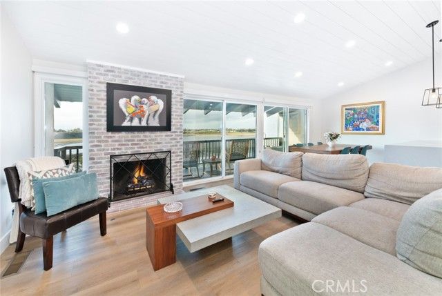 303 Esperanza, Newport Beach, CA 92660