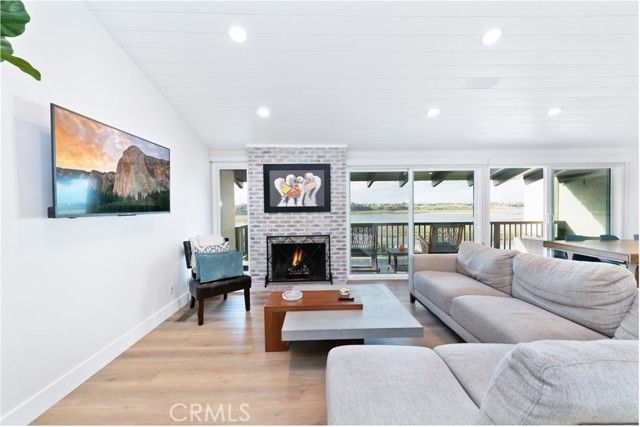 303 Esperanza, Newport Beach, CA 92660