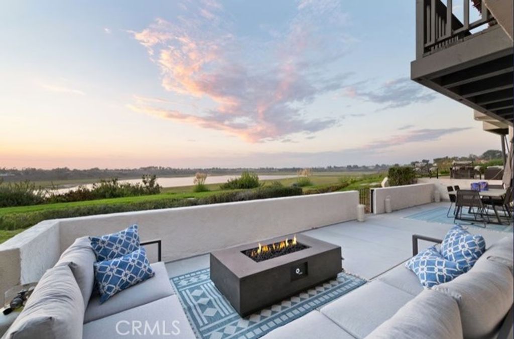 303 Esperanza, Newport Beach, CA 92660