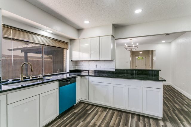 3203 E Park Boulevard, Plano, TX 75074