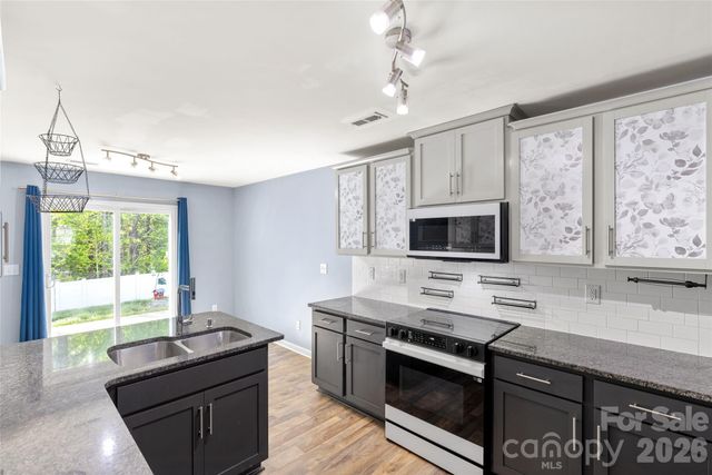 5904 Ellimar Field Lane, Charlotte, NC 28215