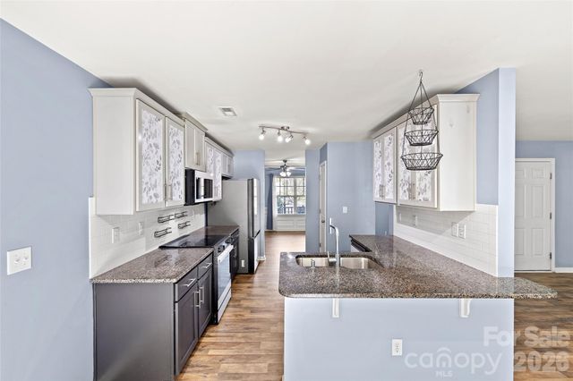 5904 Ellimar Field Lane, Charlotte, NC 28215