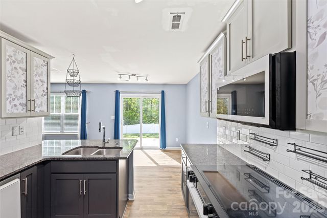 5904 Ellimar Field Lane, Charlotte, NC 28215