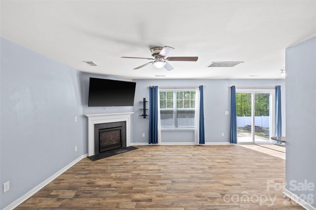 5904 Ellimar Field Lane, Charlotte, NC 28215