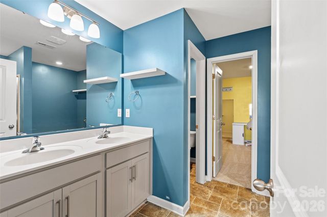 5904 Ellimar Field Lane, Charlotte, NC 28215