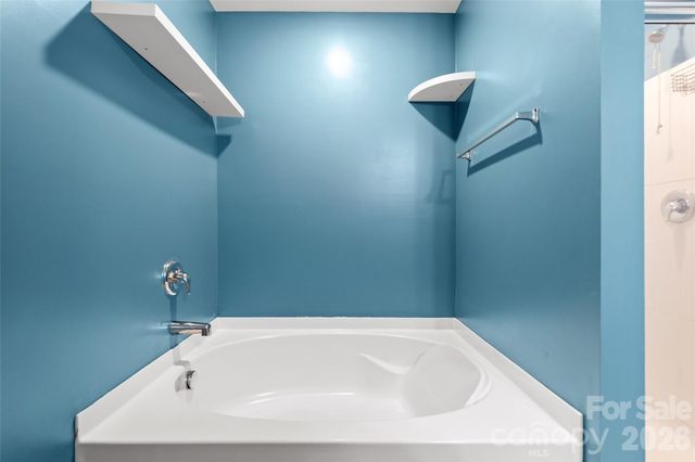 5904 Ellimar Field Lane, Charlotte, NC 28215