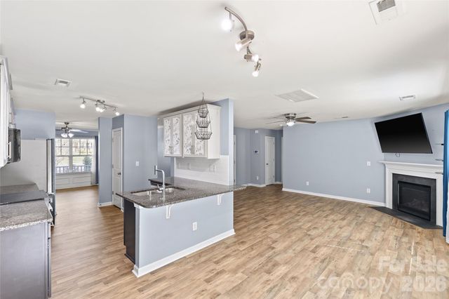 5904 Ellimar Field Lane, Charlotte, NC 28215