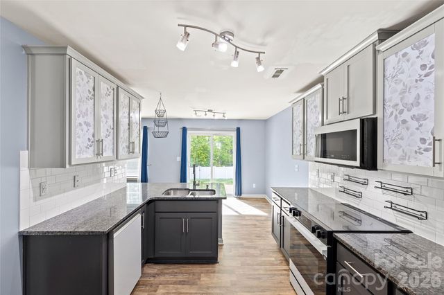 5904 Ellimar Field Lane, Charlotte, NC 28215