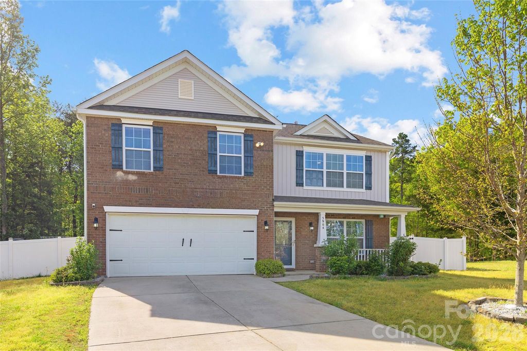 5904 Ellimar Field Lane, Charlotte, NC 28215