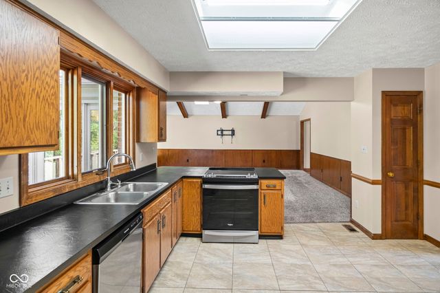 606 Bakeway Circle, Indianapolis, IN 46231