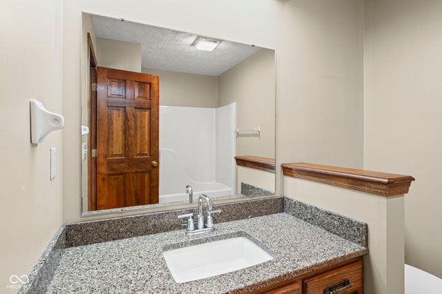 606 Bakeway Circle, Indianapolis, IN 46231