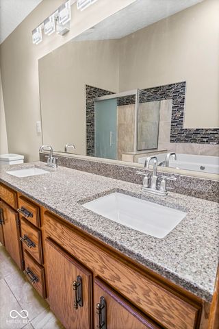 606 Bakeway Circle, Indianapolis, IN 46231