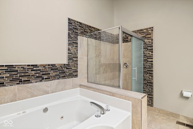 606 Bakeway Circle, Indianapolis, IN 46231