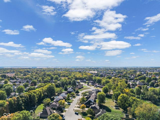 606 Bakeway Circle, Indianapolis, IN 46231