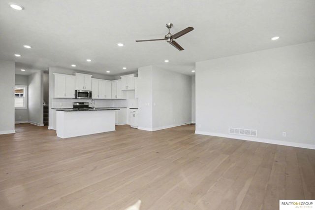 2708 N 191st Avenue, Elkhorn, NE 68022