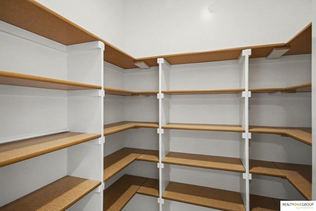 2708 N 191st Avenue, Elkhorn, NE 68022