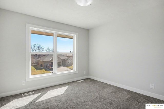 2708 N 191st Avenue, Elkhorn, NE 68022