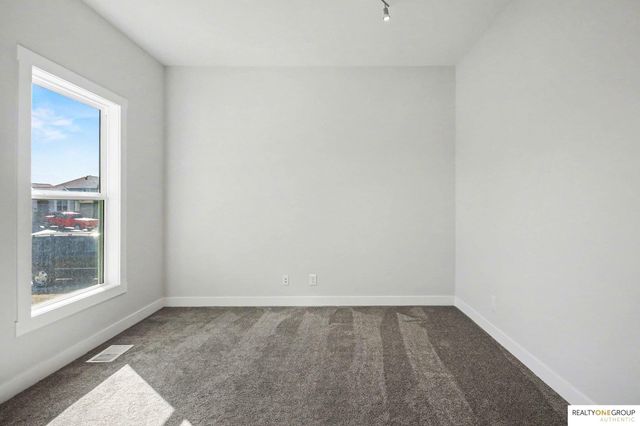 2708 N 191st Avenue, Elkhorn, NE 68022