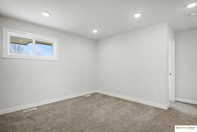 2708 N 191st Avenue, Elkhorn, NE 68022