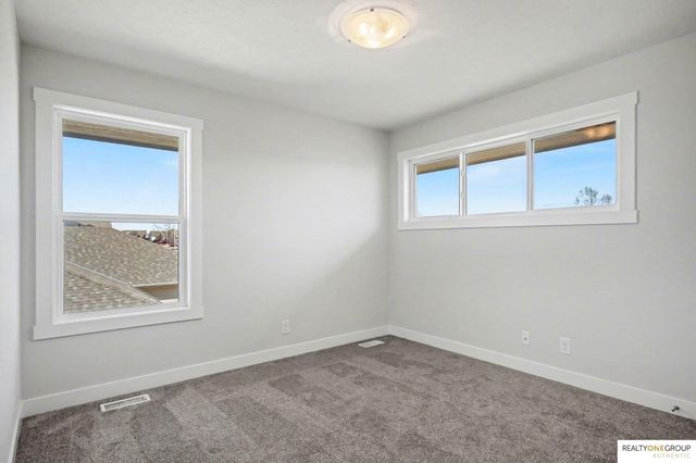 2708 N 191st Avenue, Elkhorn, NE 68022